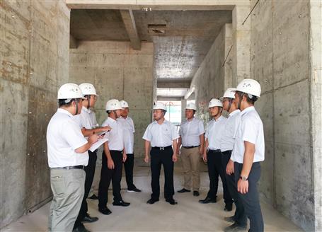 �����ʶӵ���ɽ��ۡ��Ŀ���е��������徲��������