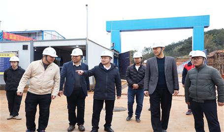 ���񻪴��ӵ���Ŀ��չ��һ�����徲���������ۺϴ���