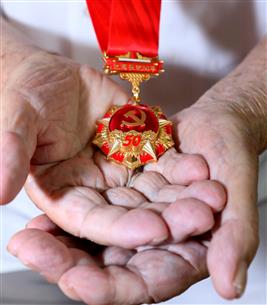 �������ڵ���ʮ�ꡱ ��֯�ذ�����ů