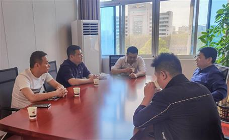 �����ӥ̶�й��пعɼ������޹�˾���³����Ҿ�������̸��