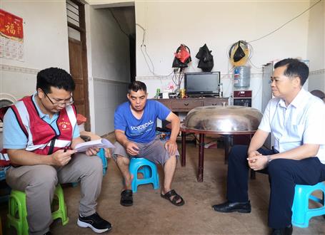 ��˾�򵼸������ж������忪չ��طü���������˶�